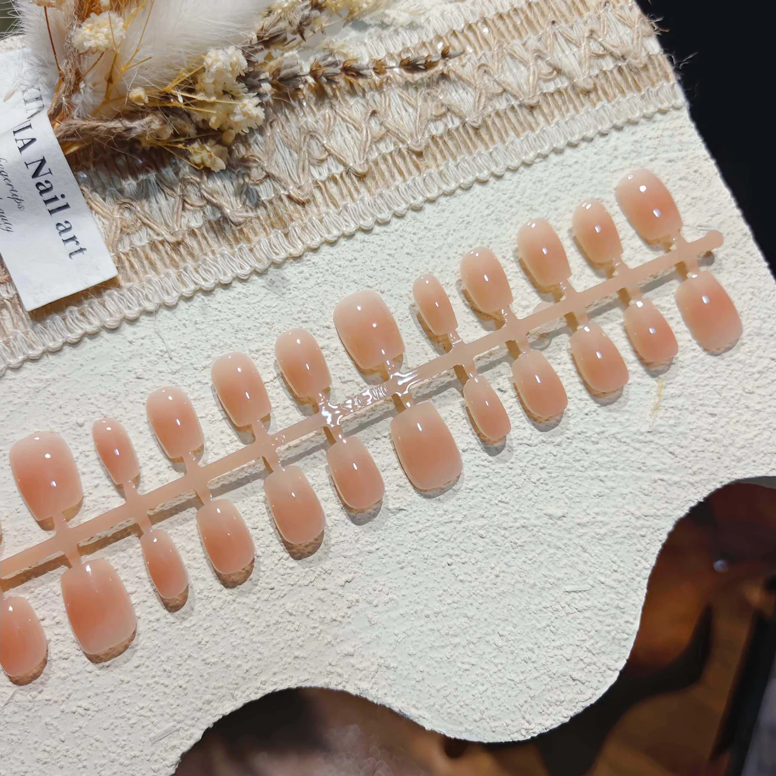ציפורניים מלאכותיות Blush קצרות בצורת בלרינה מינימליסטיות ליום-יום