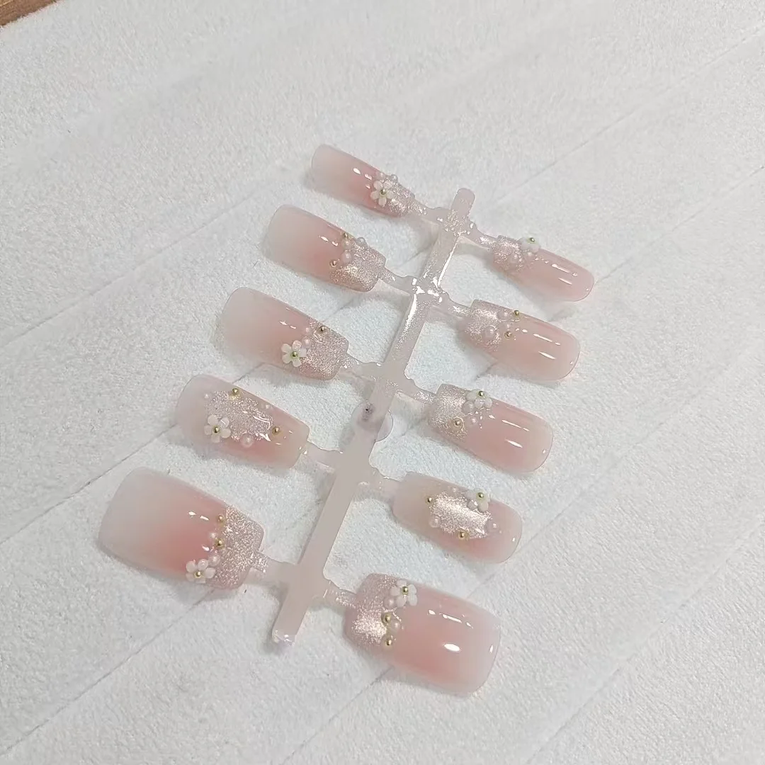 ציפורניים מלאכותיות קצרות קופין עם עיצוב פרחים ואבני חן, 10 יחידות
