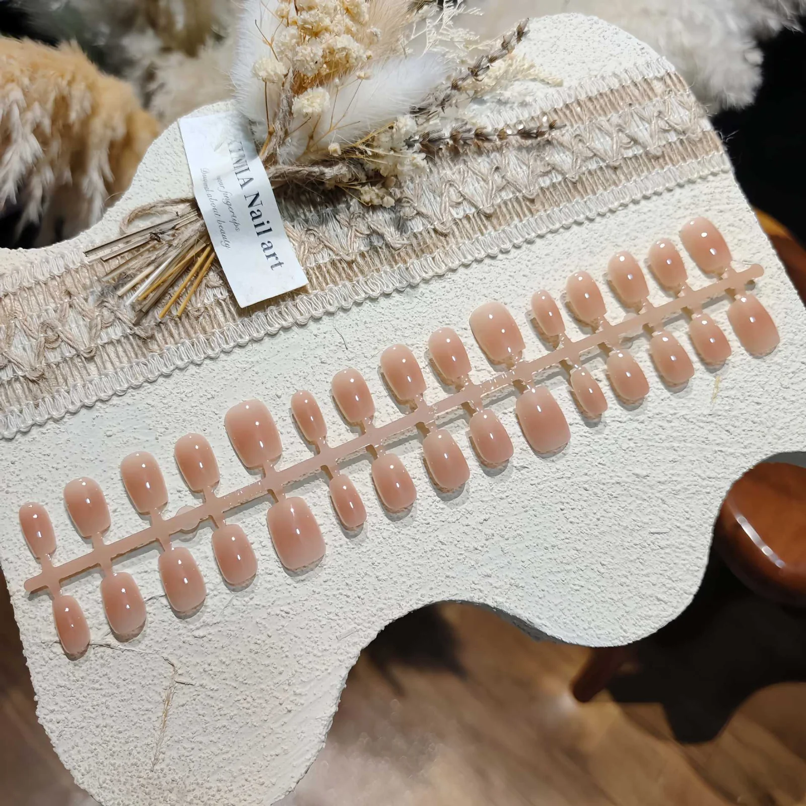 ציפורניים מלאכותיות Blush קצרות בצורת בלרינה מינימליסטיות ליום-יום