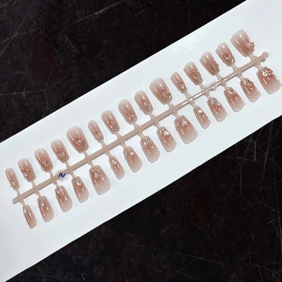 Champagne Night Press-On Nails Kort Medium Kist Glitter