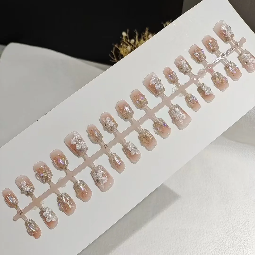 Uñas Postizas con Perlas y Strass, Diseño Floral Cuadrado Corto