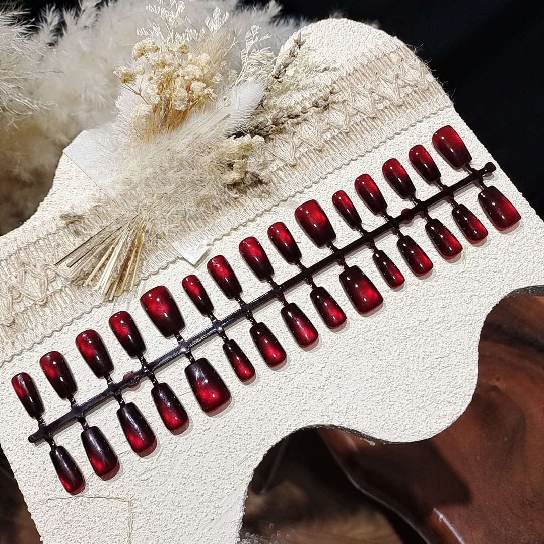 Faux Ongles Œil de Chat Rouge Effet Perle de Verre Court Cercueil Ballerine