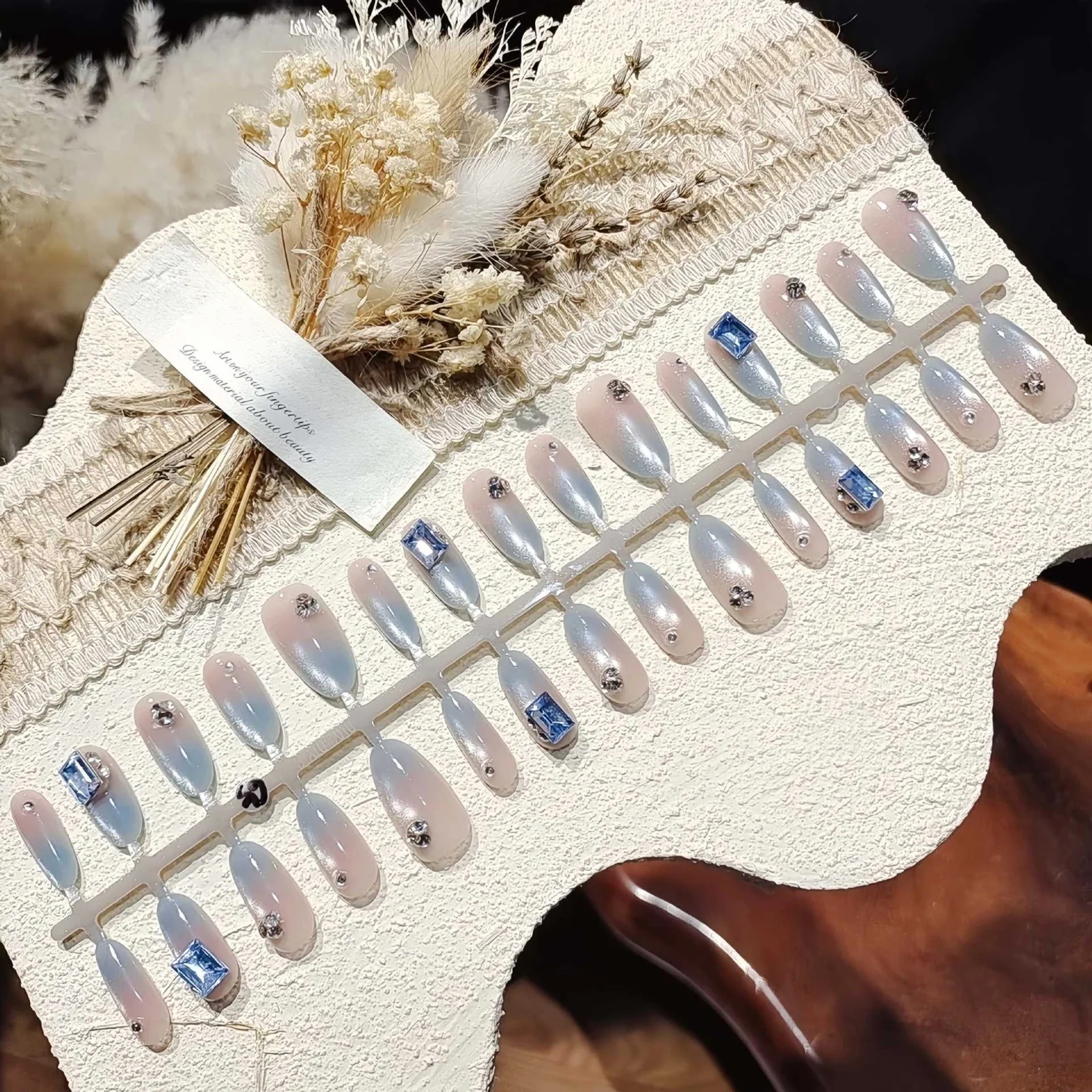 Isblå Cat Eye Lösnaglar med Glittergradient Medel Oval