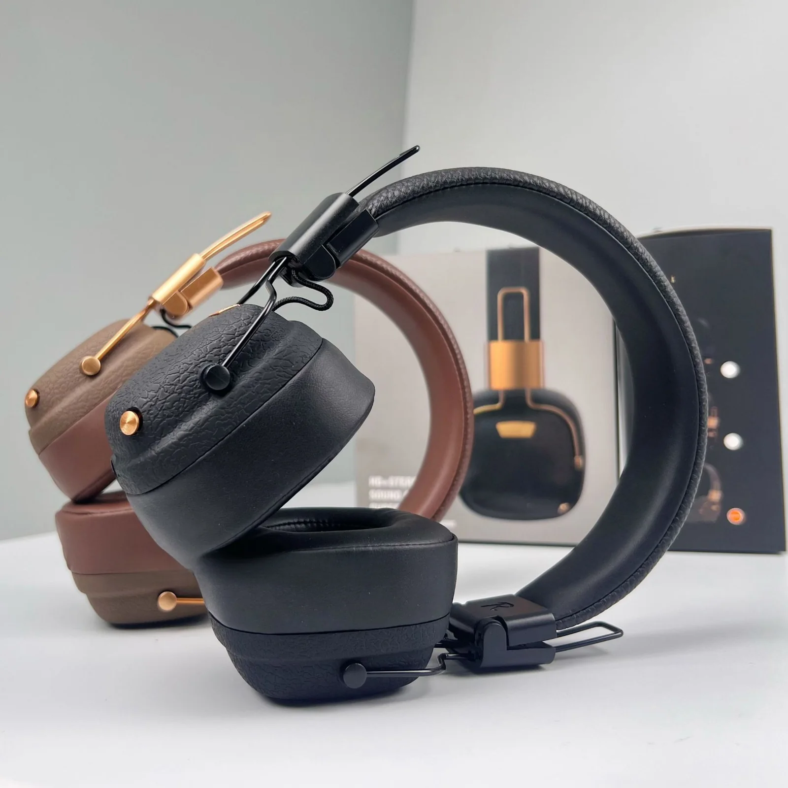 Retro trådløse Bluetooth-hodetelefoner over øret med EQ-lydmoduser