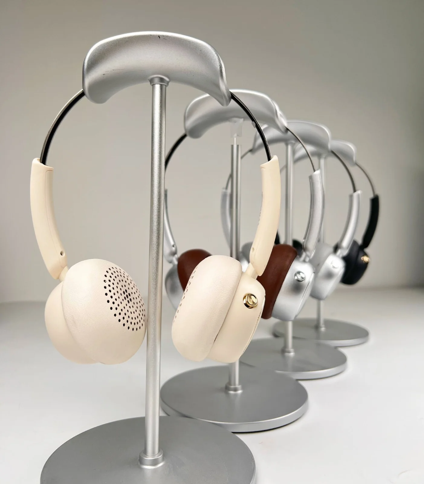 Retro vezeték nélküli fejhallgató FM rádióval és Bluetooth 5.4-gyel