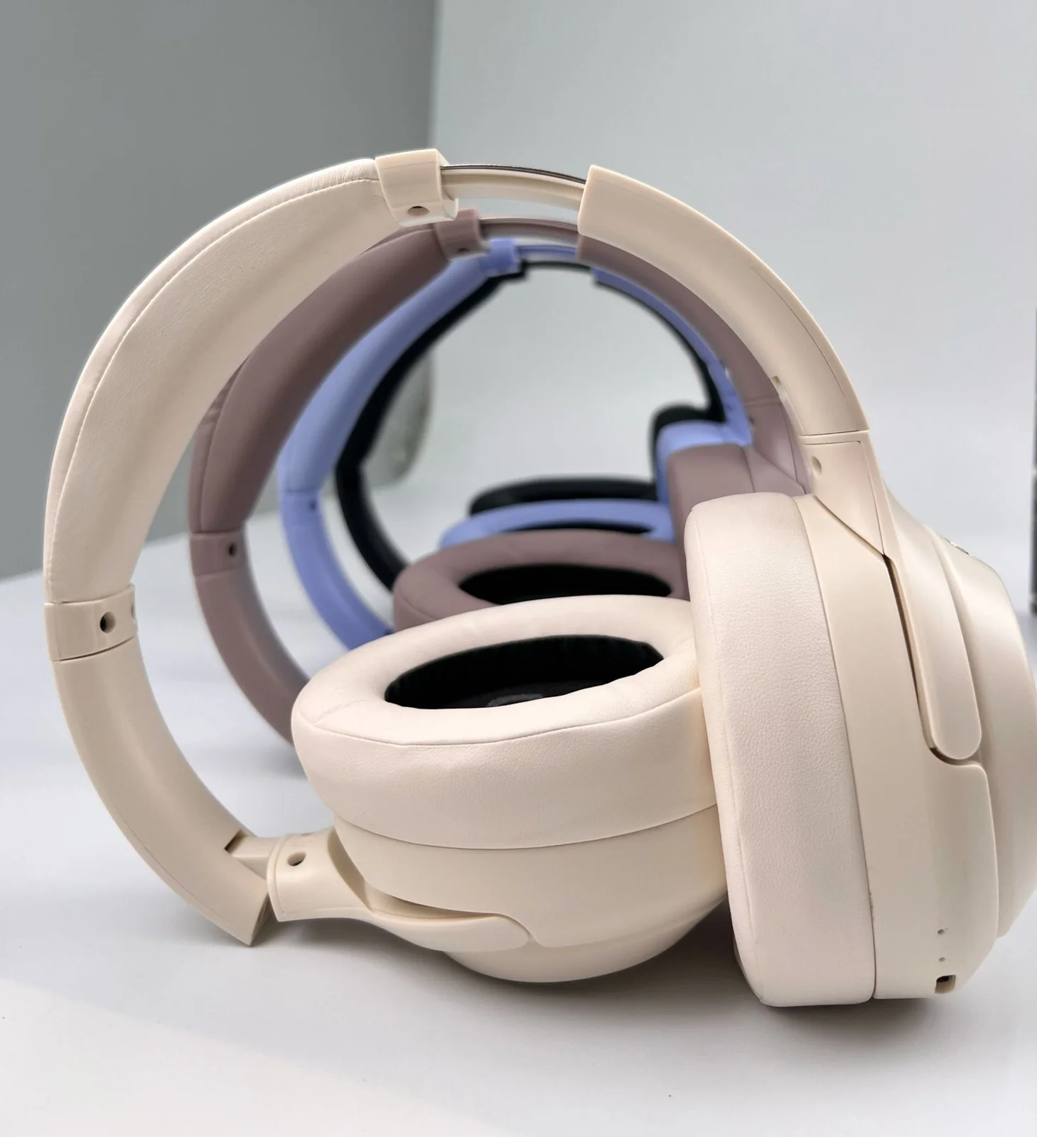 Cuffie Wireless Bluetooth Over-Ear con Cancellazione Attiva del Rumore