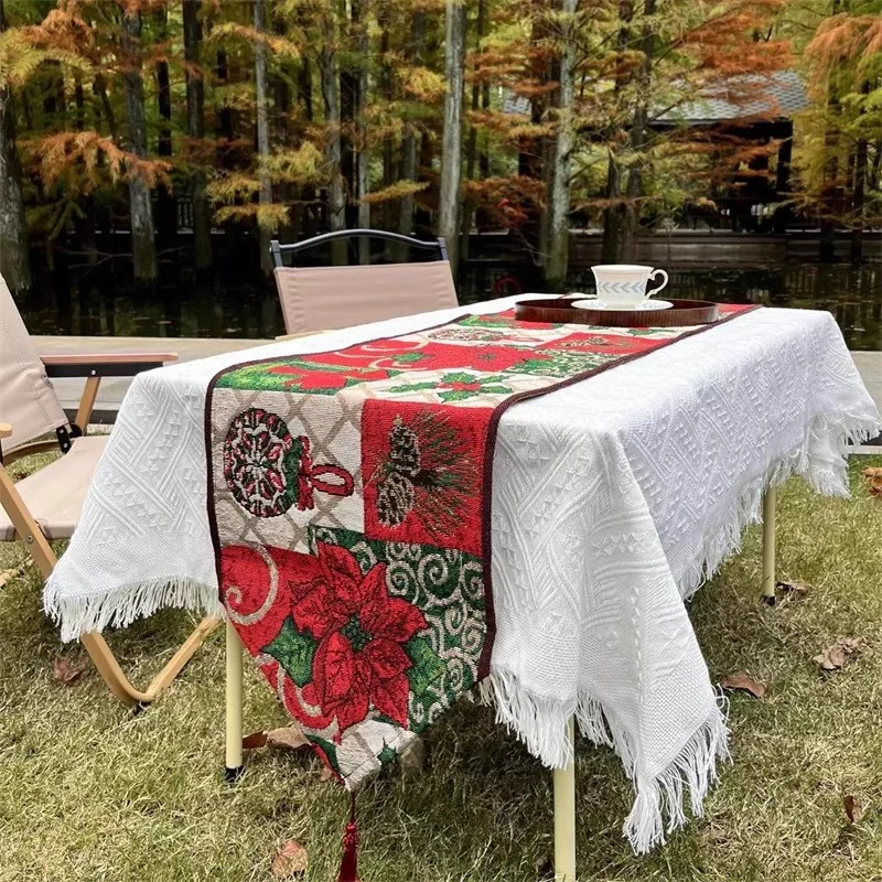 Рождественский настольный бегунок с красным цветочным принтом