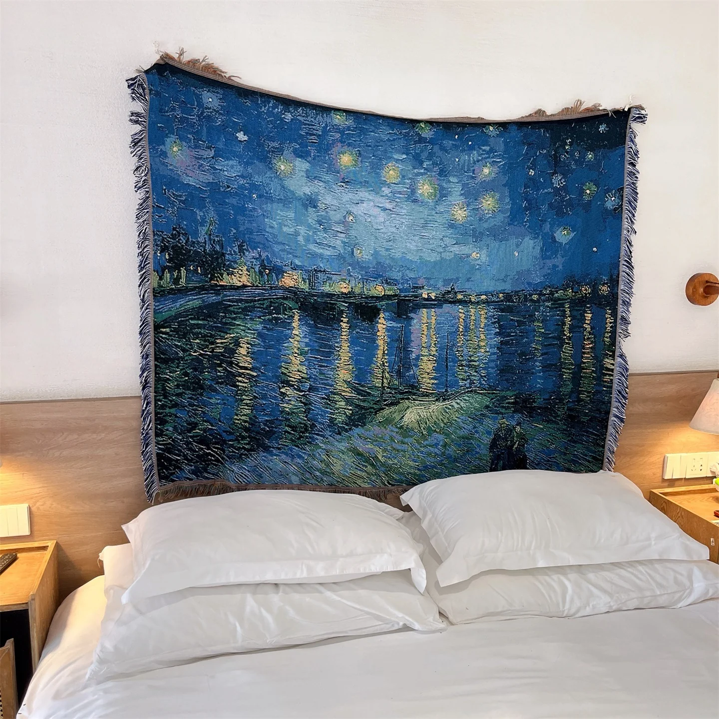 Pletený prehoz s motívom Van Gogh na dekoráciu pohovky