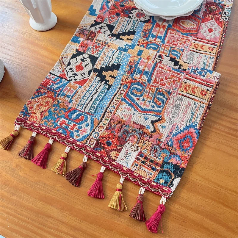 Amerikkalaistyylinen puuvillasekoite pöytäliina tupsuilla