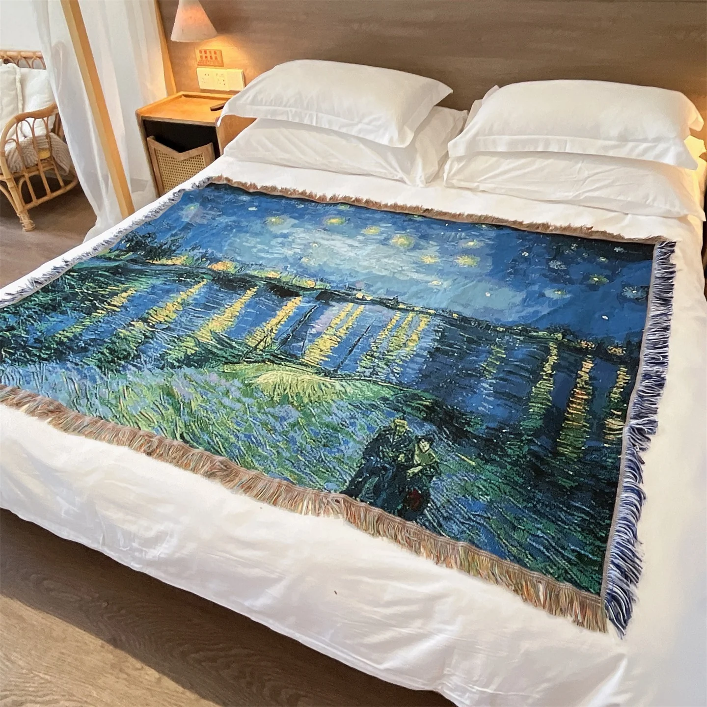 Pletený prehoz s motívom Van Gogh na dekoráciu pohovky