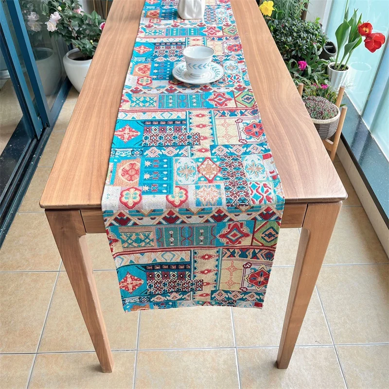 Boheemlaslik laurätik retro lillemustrilise dekoratiivkangaga