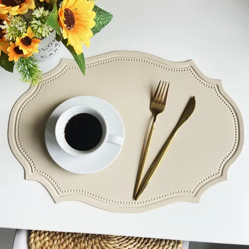 4 pcs Retro Faux Leather Placemat - Waterproof & Oil-Proof Dining Table Mat (Beige)