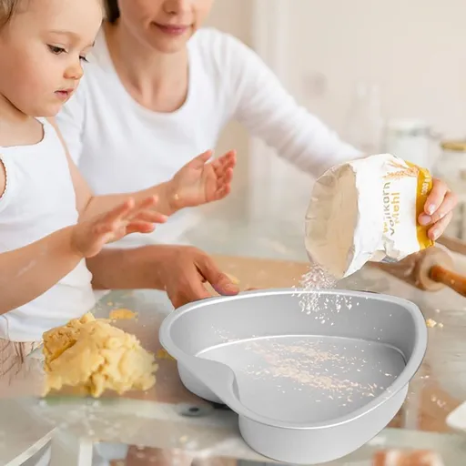 Heart Shaped Cake Pans, Nonstick Metal Heart Cake Mold, Reusable Baking Tins Brownie Pans, Heart Cake Pan for Valentine's Day, Wedding Anniversary (7.6 Inch, Silver)