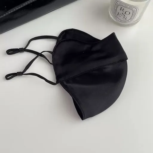 Pure Mulberry Silk Face Mask – Breathable UV Protection Reusable Mask for Daily Wear (Black)
