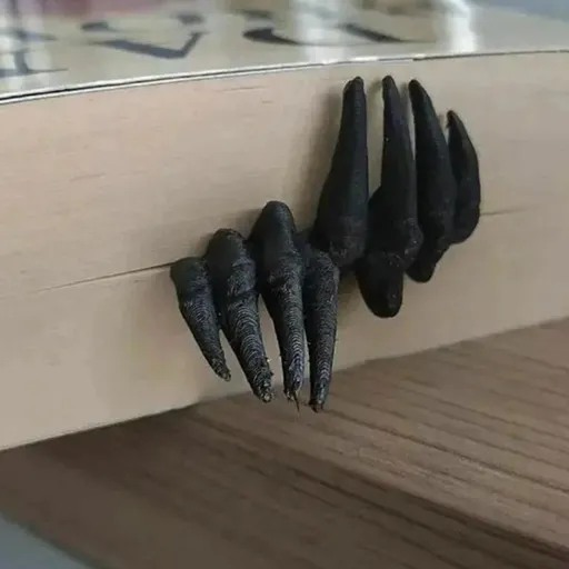 Creative Hand-Shaped Bookmark Devil Hand Creepy Resin Craft Demon Claw Shape Book Marker Decoration Desktop Ornament