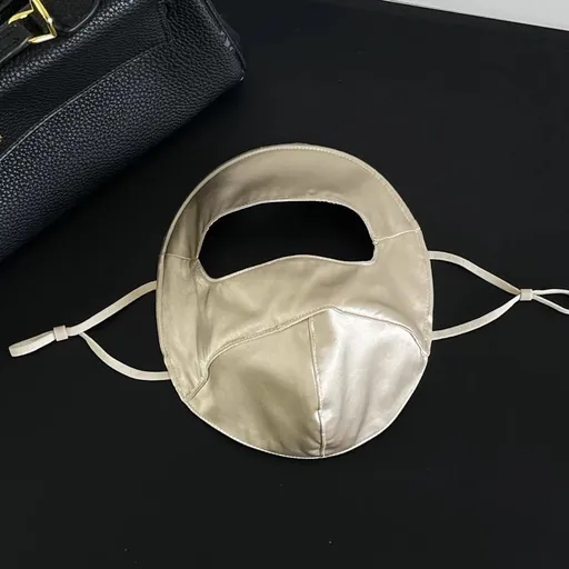 Mulberry Silk Sun Protection Face Mask – UV Blocking Breathable Dust Mask for Outdoor Cycling (Short Style, Gold)