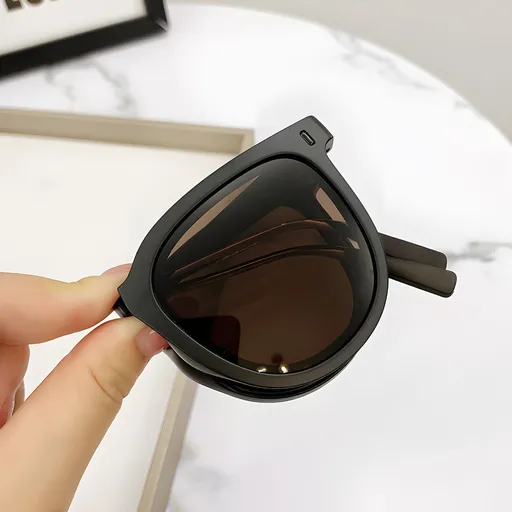 Autumn Tea Foldable UV400 Sunglasses for Men and Women – Lightweight Driving & Outdoor Sun Glasses with Hard Case, 18.4g TR+Metal Frame, Compact 32mm Folded Size