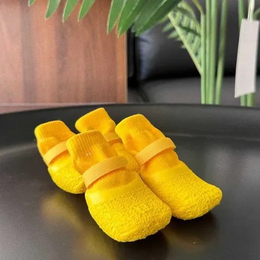 Dog Shoes Waterproof Non Slip PVC Breathable Yellow wrinkled shoes M medium size comes with 4 straps [within 1.5-4kg]