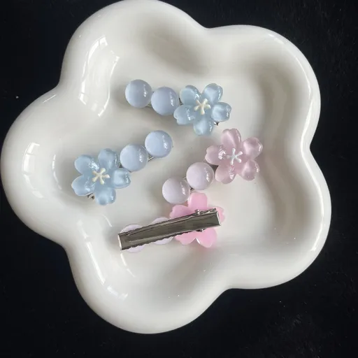 4PCS Flower Decoration Charms, Cute Daisy Charm Gift for Toddler Girls Kids Teens Women Adults-blue+pink
