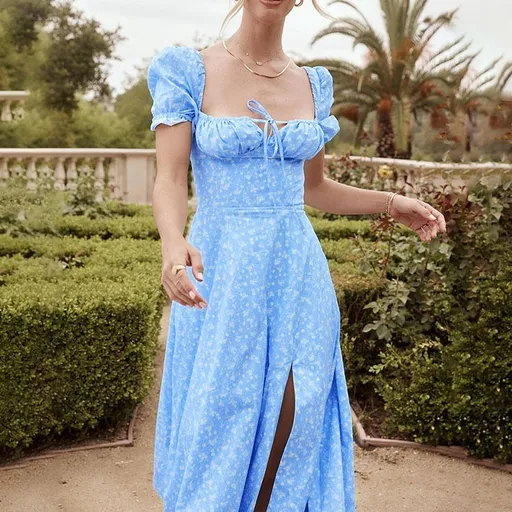 Hongyi Floral Long Dress Summer 2026 Sky Blue small broken flower New Flower M Size: M; Height (cm): 160-165; Weight (kg): 50-55; Bust (cm): 86-90; Waist (cm): 70-74; Shoulder width (cm): 38; Length (cm): 60