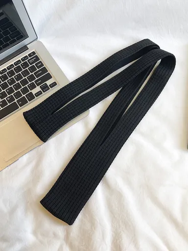 Black High-Elastic Knit Long Phone Sling Bag – Adjustable Crossbody Streetwear Accessory for iPhone with Stretchy Ribbed Design