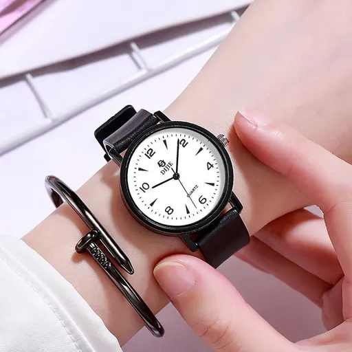 Quartz Watch Retro Korean Style 40mm Round Dial PVC Large White Triangle