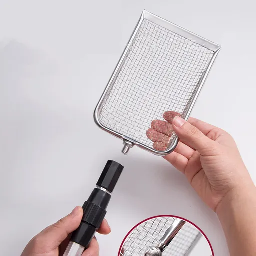 Long Handle Beach Sand Sifter, Retractable Shell Scooper and Shark Tooth Sieve for Beachcombing, 90 x 10 cm, Black