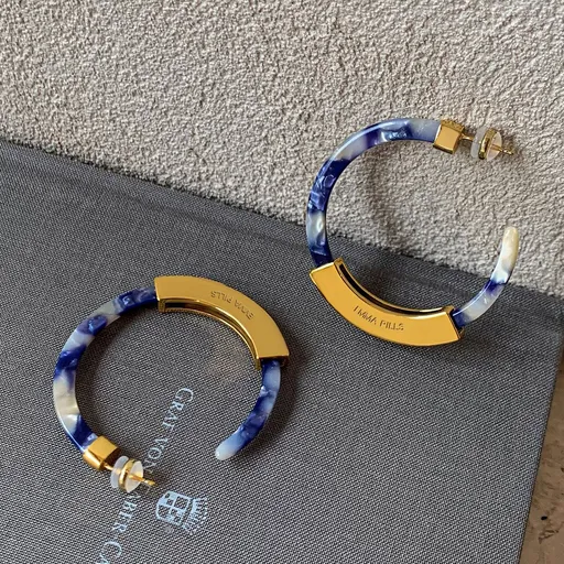 Hoop Earrings for Women Geometry Acrylic Resin Earrings Bohemia Tortoise Shell Earrings Mottled Statement Stud Earrings Fashion Jewelry(Blue-White)