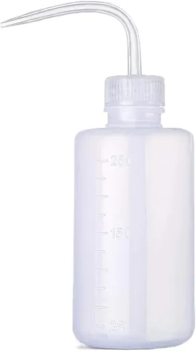 Squeeze Bottle Plant Watering Bottle 250ml 8oz Small Wash Bottle Squeeze Plastic Small Watering Can for Indoor Plants Succulent Watering Can (1pc)
