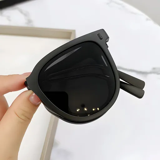 Black Foldable UV400 Sunglasses for Men and Women – Lightweight Driving & Outdoor Sun Glasses with Hard Case, 18.4g TR+Metal Frame, Compact 32mm Folded Size