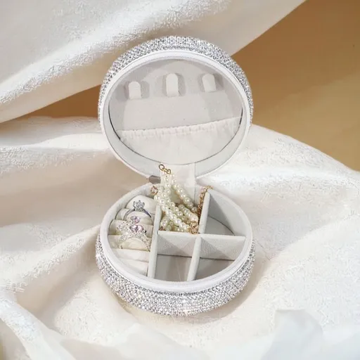 Portable Round Rhinestone Jewelry Organizer Box with Zipper, Travel-Friendly Small Jewelry Storage Case for Rings, Earrings and Necklaces, Compact Sparkling Design for Home and On-the-Go Use (White)