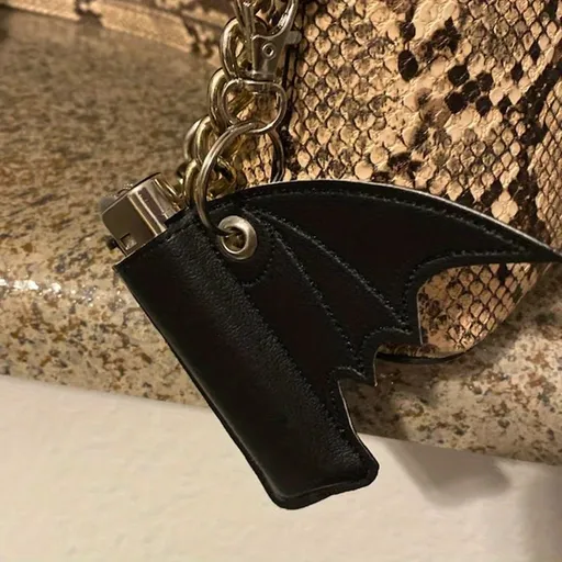 Demon Wing Lighter Case Keychain, Vegan Faux Leather Bat Design, PVC & PS Material with Hook & Loop Closure - Black 1pc
