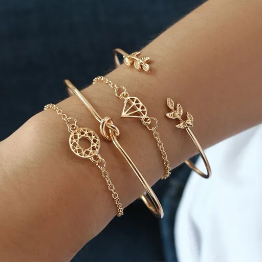 4Pcs Dainty Gold Bracelet Set for Women Cuff Open Wire Bangle Wrap Boho Crystal Rhinestones Bangles Layered Bracelets for teen Girls for Valnetine's Day Gift Jewelry for Teen Girls One Size Gold