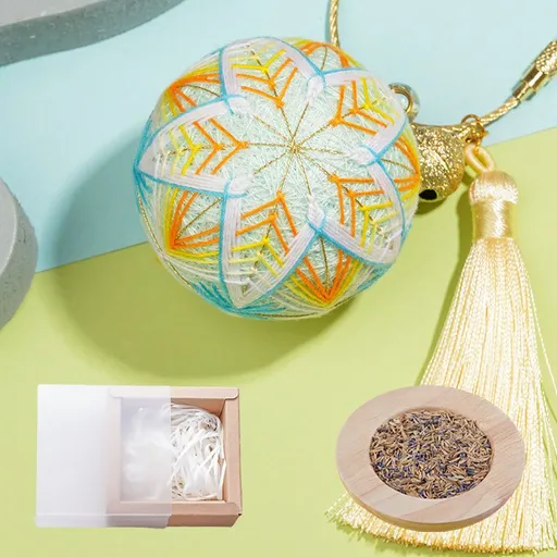 Fun Resin Keychain Blue and White Modern Style W274-LX [maple leaf] key chain-flowers core + gift box