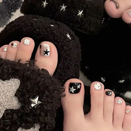 Short Press on Toenails Square False Toenails Black silver Fake Toe Nails Stars Designs Glue on Toenails Full Cover Stick 24Pcs