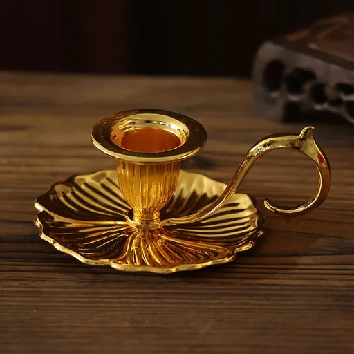 Metal Relief Candle Holder · Vintage Polished Iron Desktop Decoration/Bright golden color
