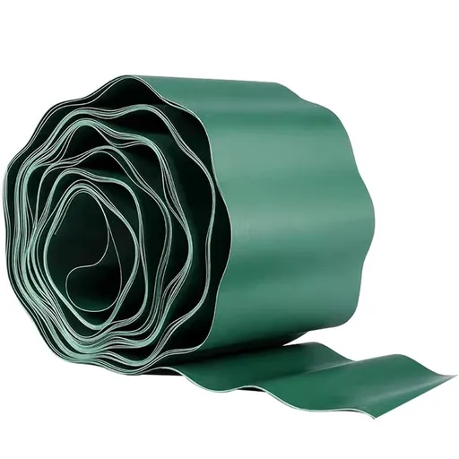 Durable Green Plastic Fence, Wave Design for Garden and Outdoor Decor