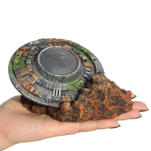 Aquarium UFO Decorations Crashed Spaceship Resin Ornaments Fish Tank Decorations The simulation spaceship is not deform