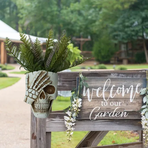 Skull Wall Planter Resin Skeleton Gothic Planter Indoor Outdoor Plants White