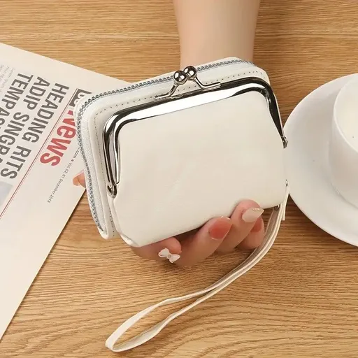 Vintage Leather Mini Bag, classic kiss-lock closure, multi-layer compartment storage, lightweight and portable, perfect for commuting and going out, an exquisite and elegant choice.(white)