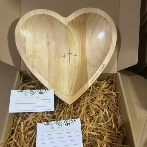 Solid Pine Wood Heart Prayer Bowl with 48 Prayer Cards - Handcrafted Gift for Communion & Home Decor
