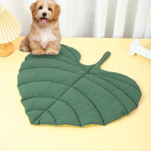 Green Heart-Leaf Decorative Pet Mat (66 x 63 CM) - Reversible Thickened All-Season Botanical Floor Pad for Pets & Humans