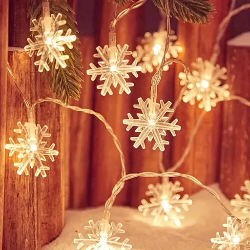 ❄️ Battery/USB Dual-Power Christmas Snowflake String Lights – Transparent 3D Design, Waterproof, Durable & Easy to Install, Brightens Up Parties and Cozy Home Ambiance. (Warm Light, 6m/40 LEDs, Steady On + Flashing)