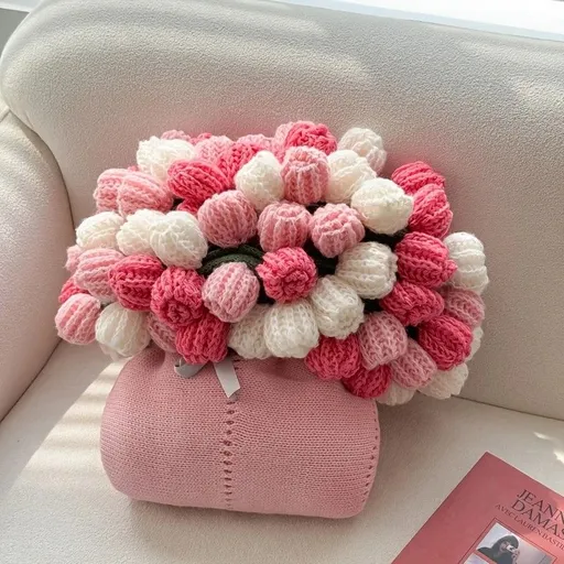 Pink Mist Gradient Rose Bouquet Blanket – a versatile, all-season blanket, perfect for office naps or as an air-conditioning cover.（Diameter: 100 cm / 39 in）