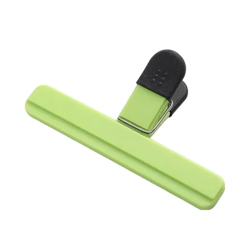 4pcs Kitchen pantry organized food bag clip heavy-duty potato chip bag clip is a sturdy airtight sealing clip for kitchen snacks