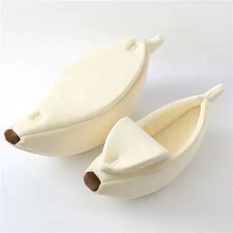 Beige Cozy Banana Peel Pet Bed - Plush & Warm Cave House for Cats & Small Dogs (Medium)