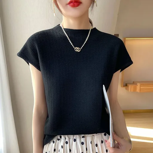 wu Thin Short Sleeve Plaid Knitted Top Black L Size: L; Height (cm): 165-170; Weight (kg): 55-60; Bust (cm): 90-94; Waist (cm): 74-78; Shoulder width (cm): 39; Length (cm): 62