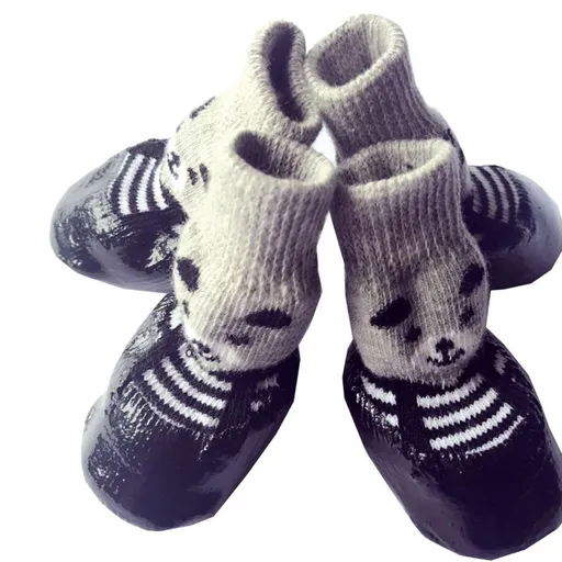 Rubber Dog Shoes Waterproof Anti Slip Black bear shoes Medium size m comes with 4 straps. recommended [within 1.5-4kg cm] shoe width 4.5cm