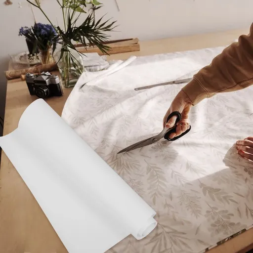 White HTV Vinyl Roll for Home Use, Easy to Cut Heat Transfer Film with Strong Adhesion for Crafts