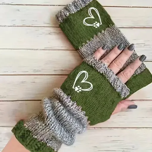 Cozy Spliced Knit Half Finger Gloves Stylish Hand Palm Protection Work Partner 2 Pcs Heart Green Pattern for Christmas Gifting